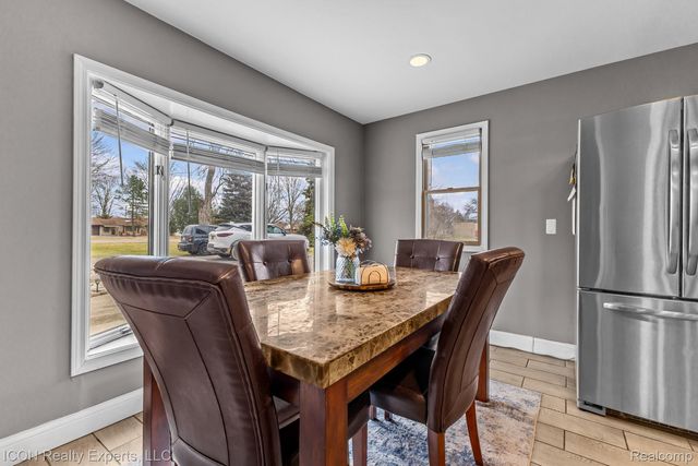 38595 Hilldale Street, Clinton Charter Township, MI 48036