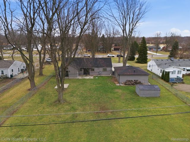 38595 Hilldale Street, Clinton Charter Township, MI 48036