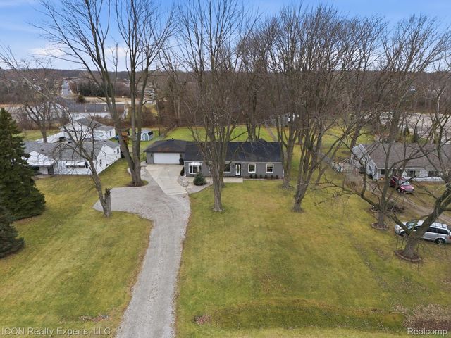 38595 Hilldale Street, Clinton Charter Township, MI 48036