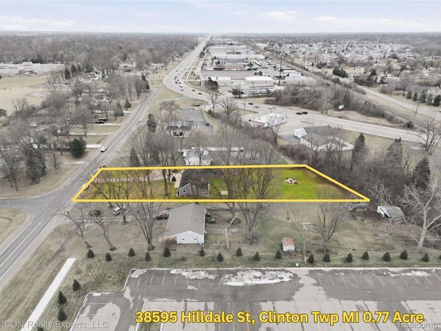 38595 Hilldale Street, Clinton Charter Township, MI 48036
