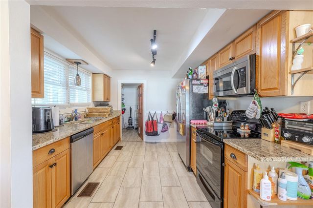 1765 KINGS HIGHWAY, Clearwater, FL 33755