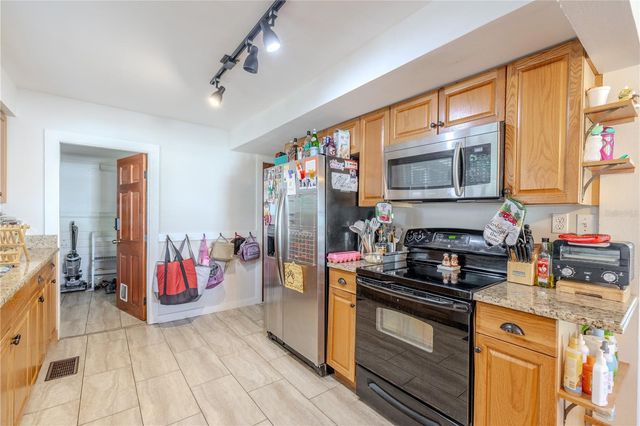 1765 KINGS HIGHWAY, Clearwater, FL 33755