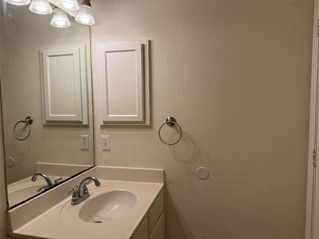 1015 La Mirada, Portland, TX 78374