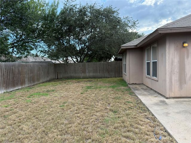 1015 La Mirada, Portland, TX 78374