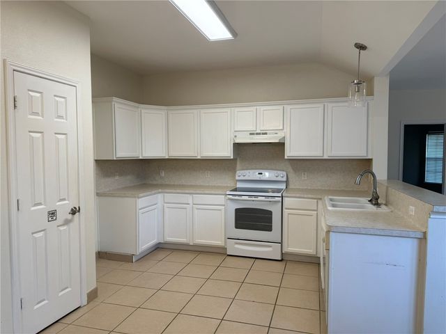 1015 La Mirada, Portland, TX 78374