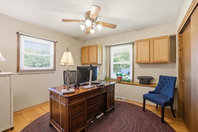 2401 Pendleton PLACE, Waukesha, WI 53188
