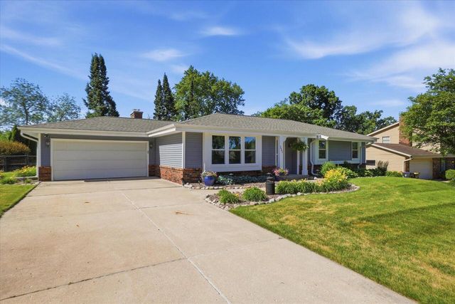 2401 Pendleton PLACE, Waukesha, WI 53188