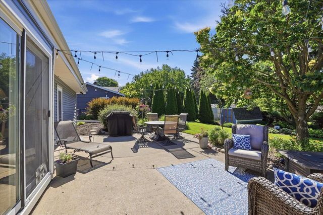 2401 Pendleton PLACE, Waukesha, WI 53188