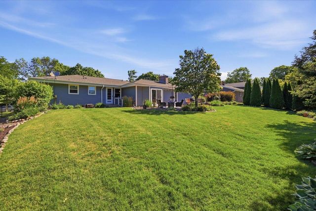 2401 Pendleton PLACE, Waukesha, WI 53188