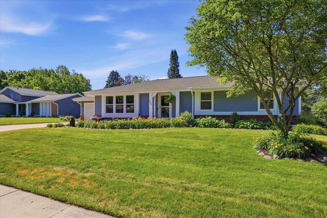 2401 Pendleton PLACE, Waukesha, WI 53188