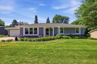 2401 Pendleton PLACE, Waukesha, WI 53188