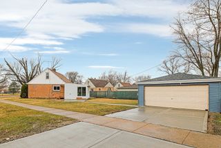 6831 S 79th Avenue, Bridgeview, IL 60455