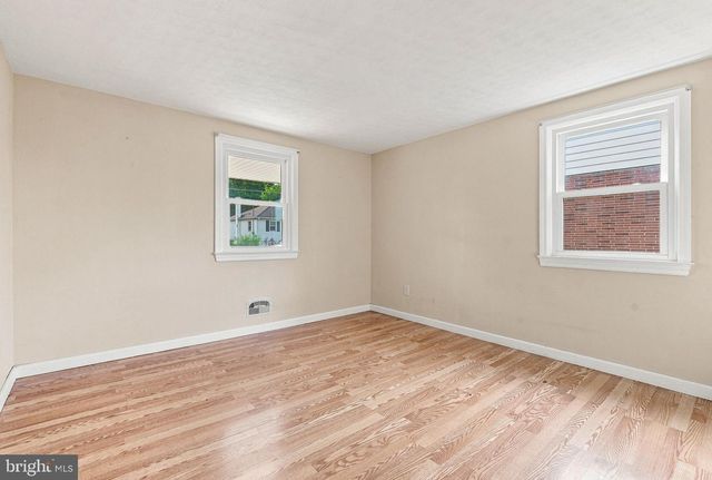 40 2ND ST, Windsor, PA 17366