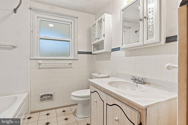 40 2ND ST, Windsor, PA 17366