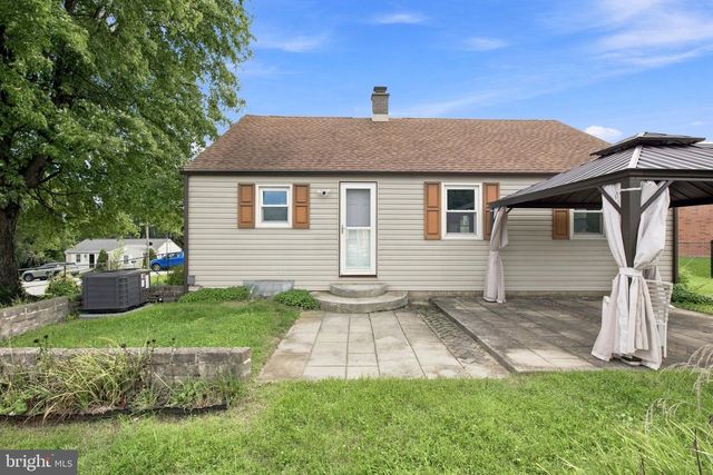 40 2ND ST, Windsor, PA 17366