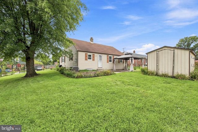 40 2ND ST, Windsor, PA 17366
