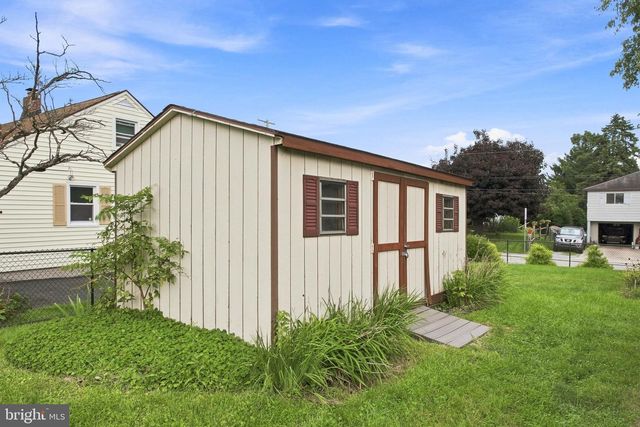 40 2ND ST, Windsor, PA 17366