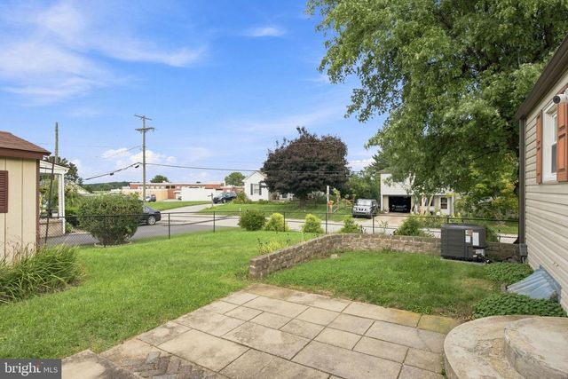 40 2ND ST, Windsor, PA 17366
