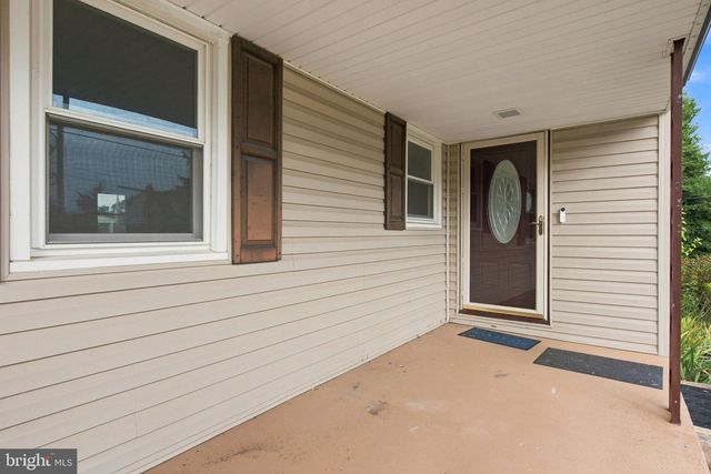 40 2ND ST, Windsor, PA 17366