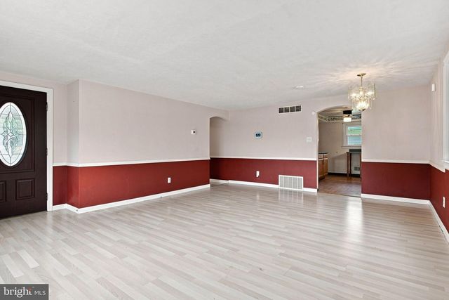 40 2ND ST, Windsor, PA 17366