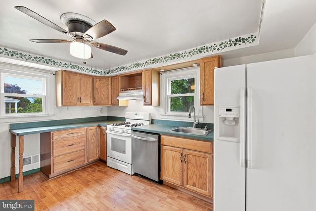 40 2ND ST, Windsor, PA 17366