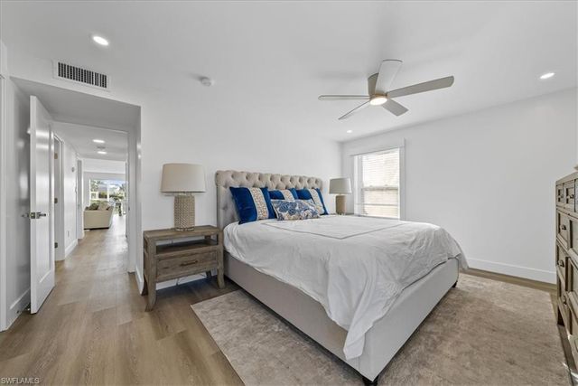 1910 Gulf Shore BLVD N 107, Naples, FL 34102