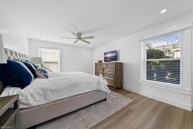 1910 Gulf Shore BLVD N 107, Naples, FL 34102