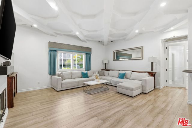 4305 Coquette Place, Tarzana, CA 91356