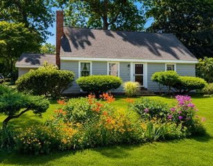 21 Thurston Ave, Wilmington, MA 01887