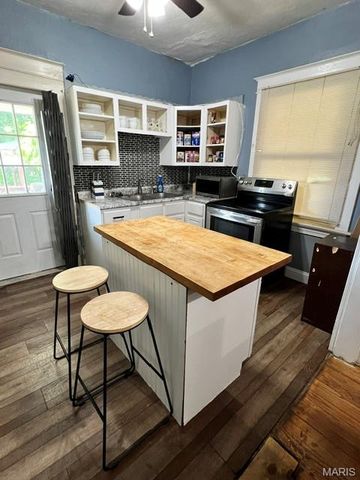 2104 McLaran Avenue, Jennings, MO 63136