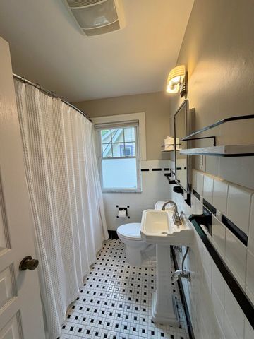 1201 Granger Avenue, Ann Arbor, MI 48104