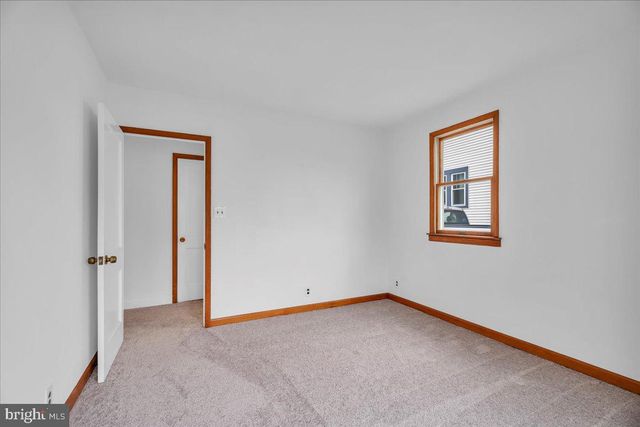 411 ALBANY AVE, Barrington, NJ 08007