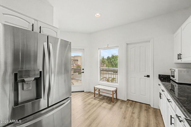 7021 E EARLL Drive 202, Scottsdale, AZ 85251