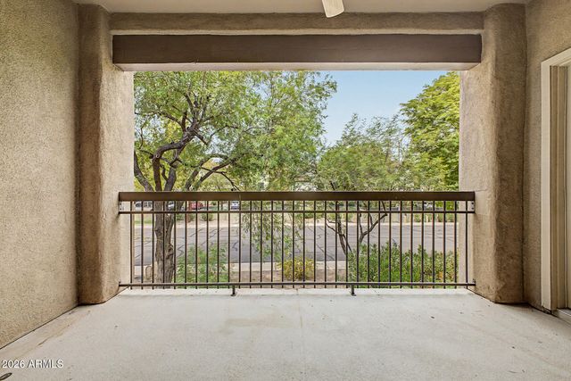 7021 E EARLL Drive 202, Scottsdale, AZ 85251