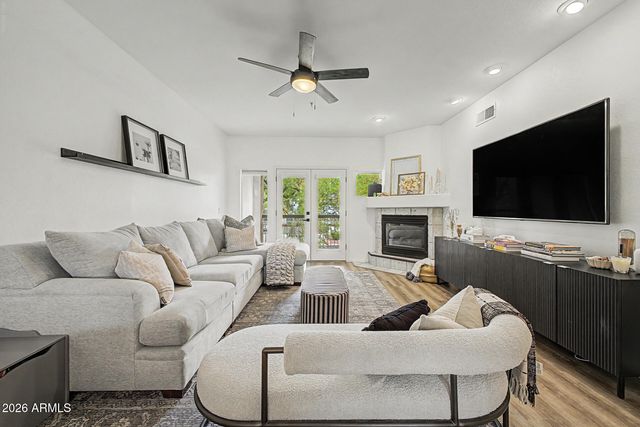 7021 E EARLL Drive 202, Scottsdale, AZ 85251