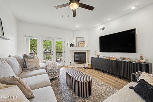 7021 E EARLL Drive 202, Scottsdale, AZ 85251
