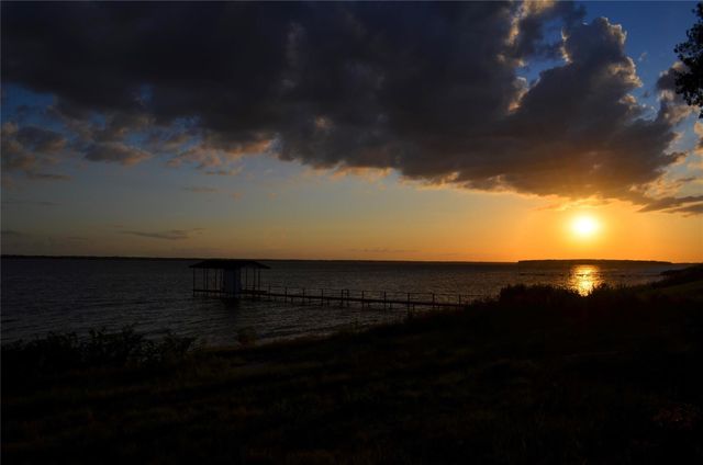 766 Sunset Court, Mabank, TX 75143