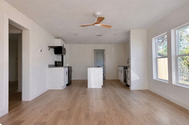 2739 Lawrence Street, Dallas, TX 75215