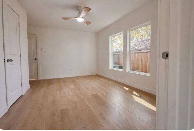 2739 Lawrence Street, Dallas, TX 75215