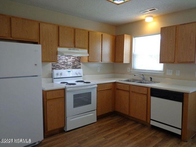 1154 Pueblo Drive, Jacksonville, NC 28546