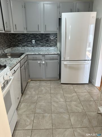 50 Greenhouse Road 33D, Bridgeport, CT 06606