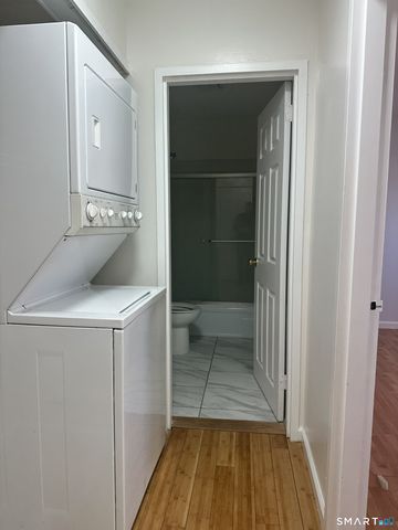 50 Greenhouse Road 33D, Bridgeport, CT 06606