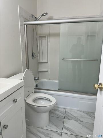 50 Greenhouse Road 33D, Bridgeport, CT 06606