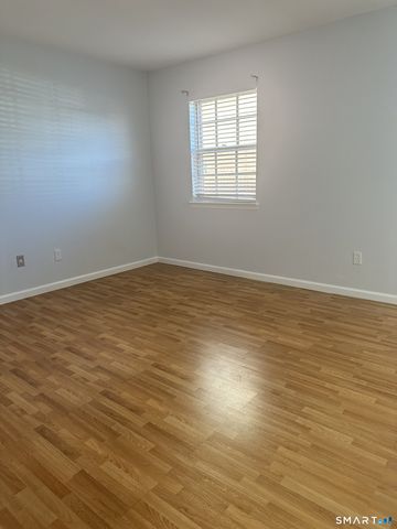 50 Greenhouse Road 33D, Bridgeport, CT 06606