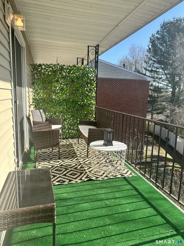 50 Greenhouse Road 33D, Bridgeport, CT 06606