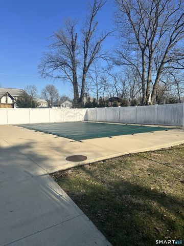 50 Greenhouse Road 33D, Bridgeport, CT 06606