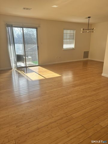 50 Greenhouse Road 33D, Bridgeport, CT 06606