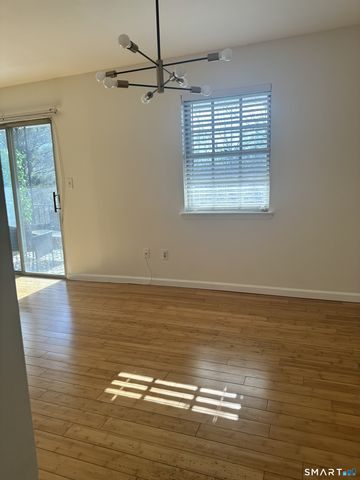 50 Greenhouse Road 33D, Bridgeport, CT 06606