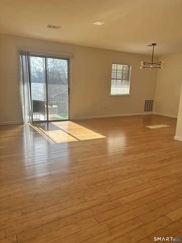 50 Greenhouse Road 33D, Bridgeport, CT 06606