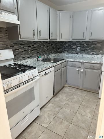 50 Greenhouse Road 33D, Bridgeport, CT 06606